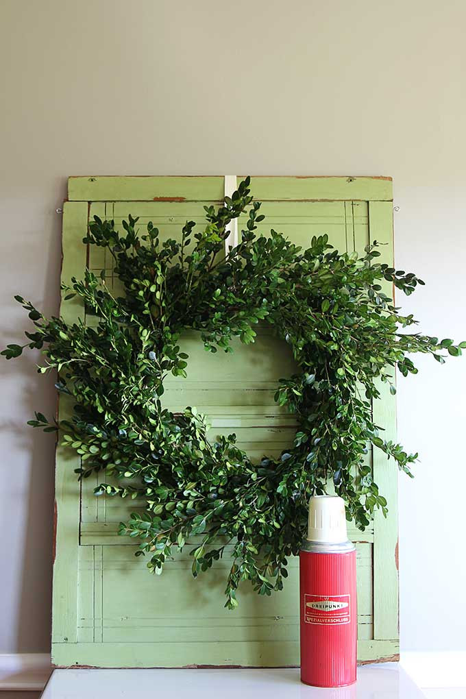 Boxwood Wreath DIY
 Quick & Easy Boxwood Wreath Tutorial House of Hawthornes