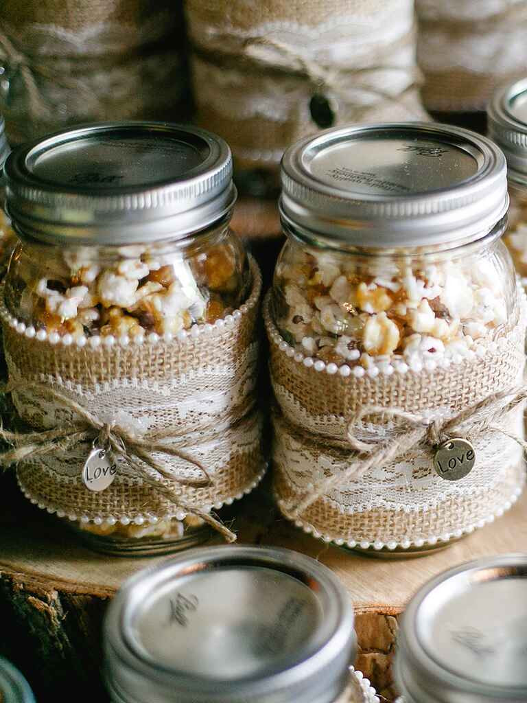 Country Themed Wedding Favors
 15 Favor Ideas for a Rustic Wedding