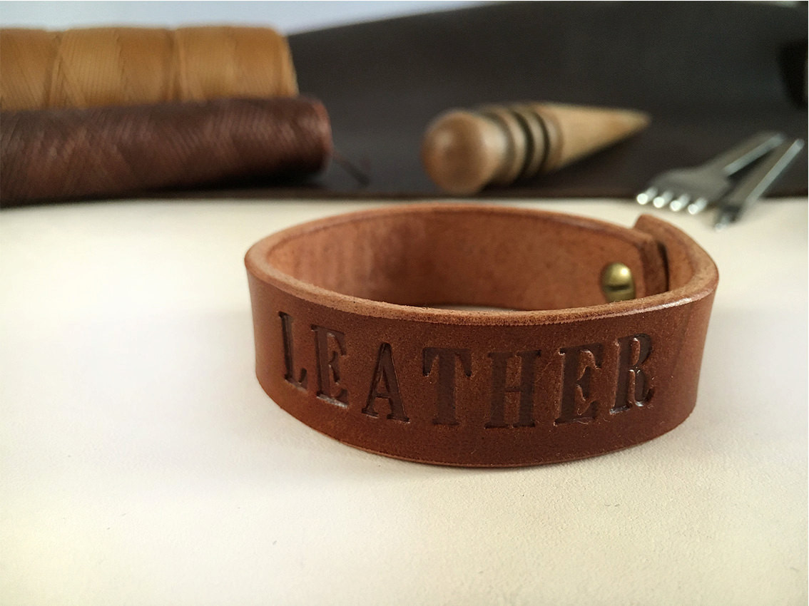 Customized Leather Bracelets
 Custom engraved bracelet uni Full grain leather veg tan