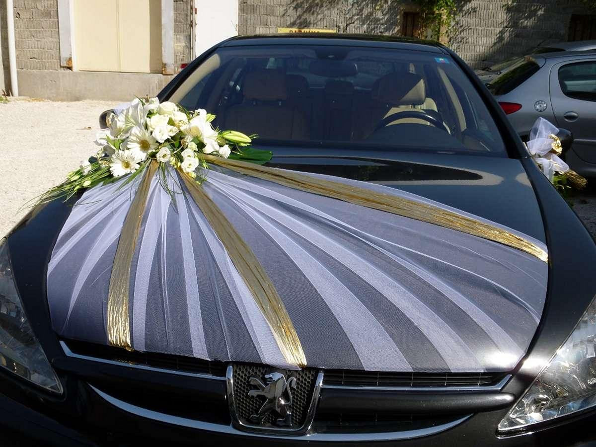 Decorate Wedding Car
 Wedding Car Decorations Ideas 20 – OOSILE