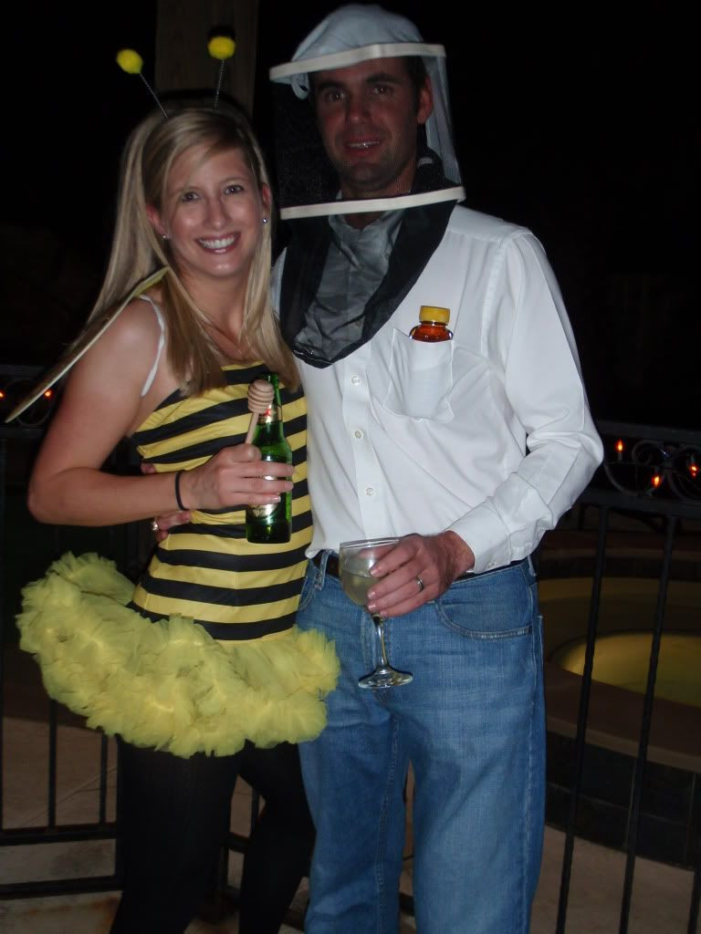 DIY Beekeeper Costume
 bee and bee keeper