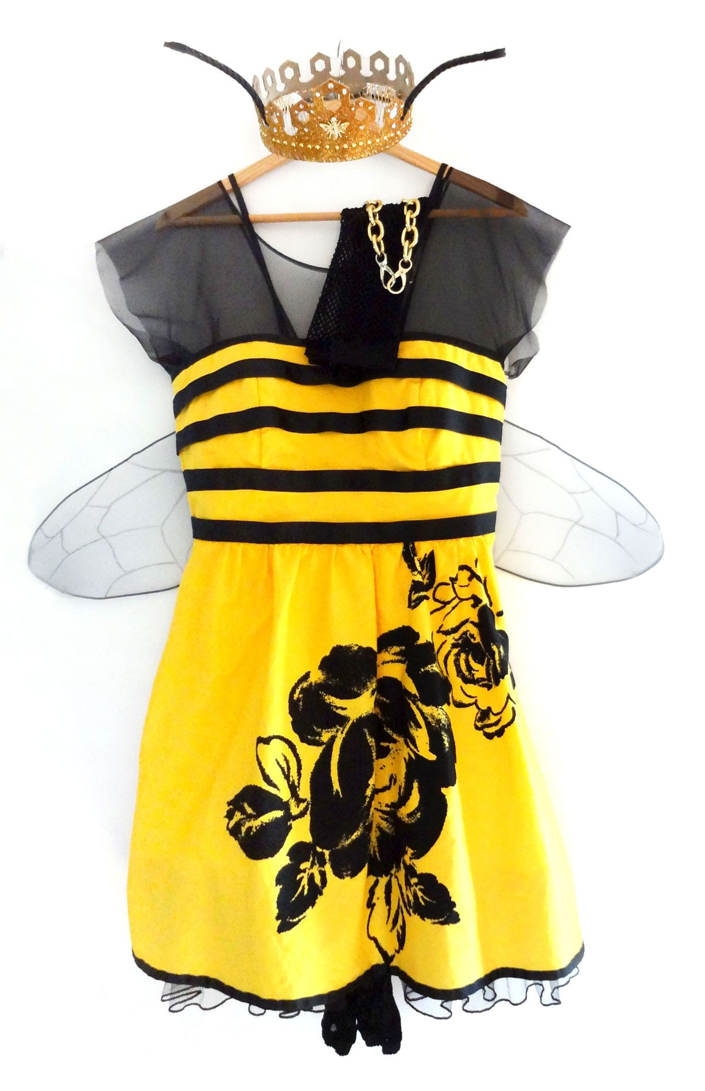 DIY Beekeeper Costume
 DIY Couple s Costume Queen Bee & Beekeeper