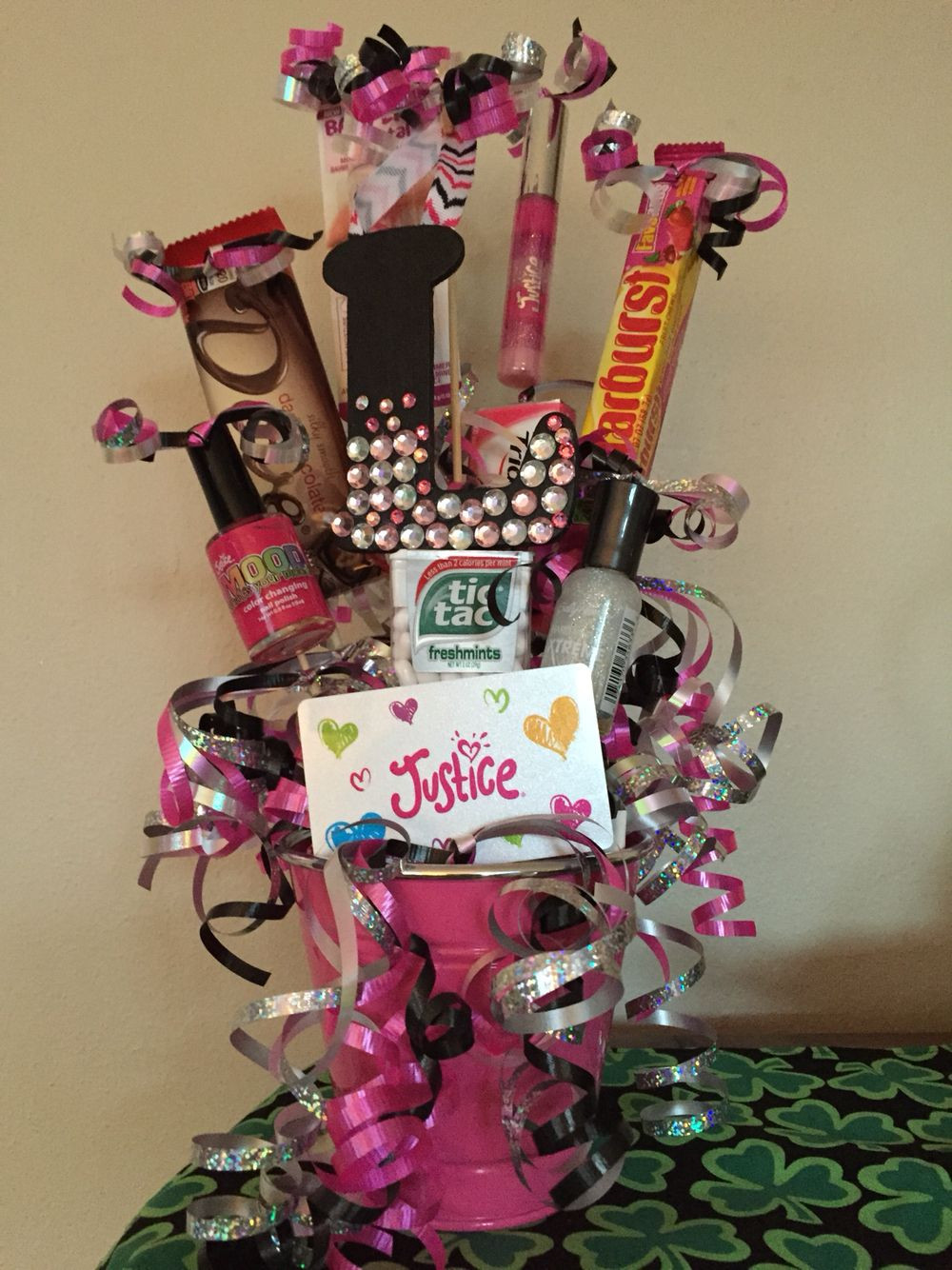 DIY Birthday Gift For Girl
 10 year old bday t basket