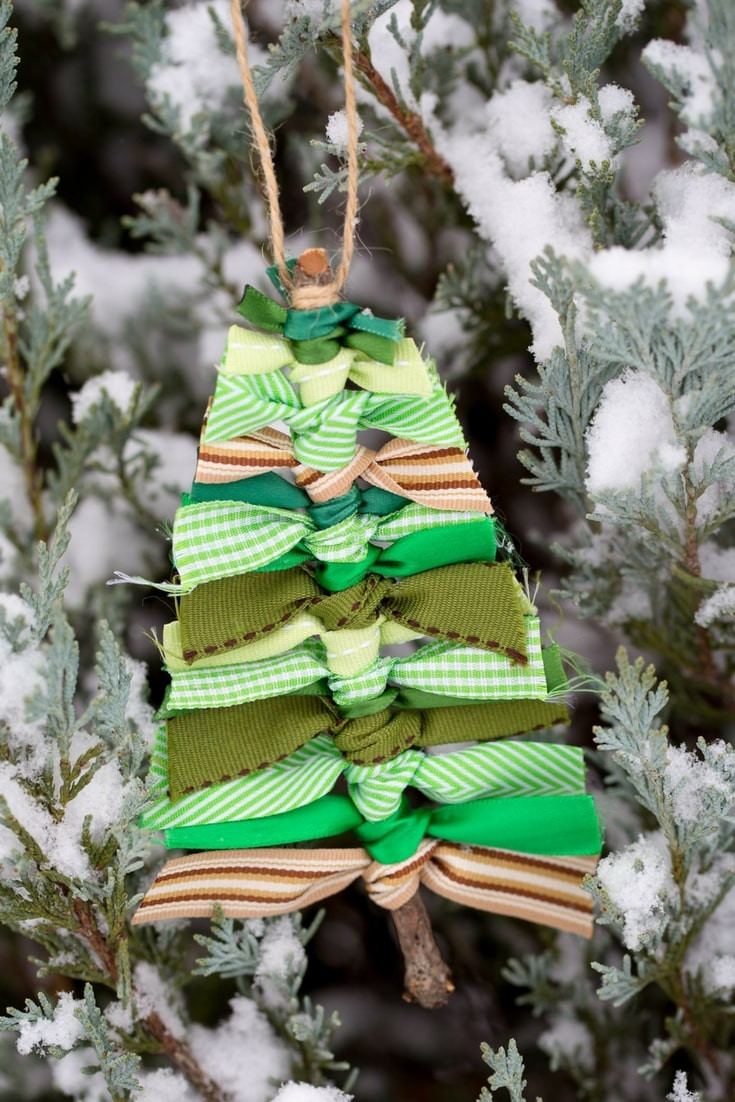 DIY For Christmas Decors
 10 Affordable DIY Christmas Tree Decorations The Bud Mom