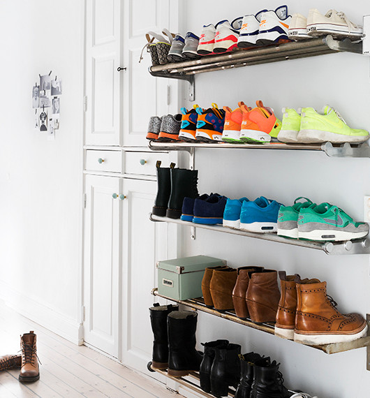 DIY Hanging Shoe Organizer
 22 DIY Shoe Storage Ideas for Small Spaces