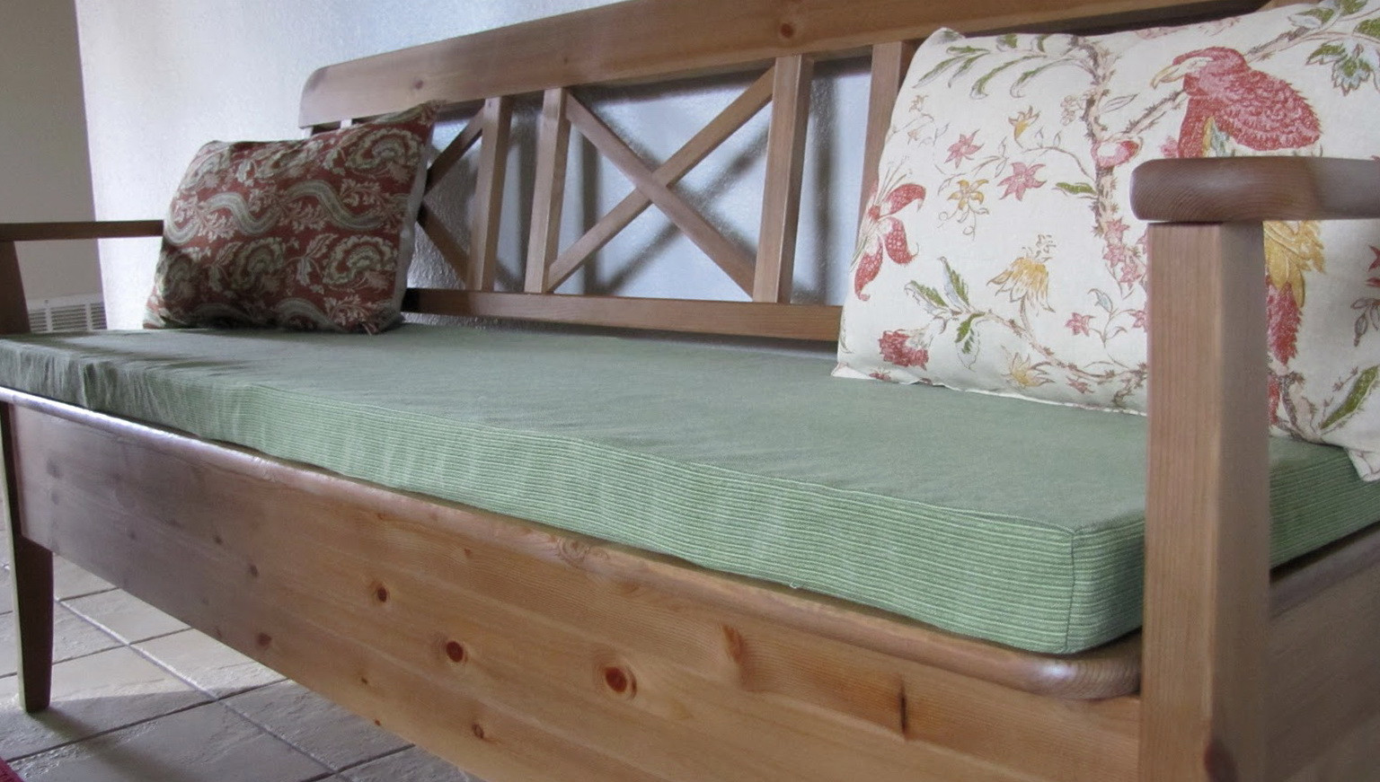 DIY Outdoor Bench Cushions
 Diy Bench Cushion Foam