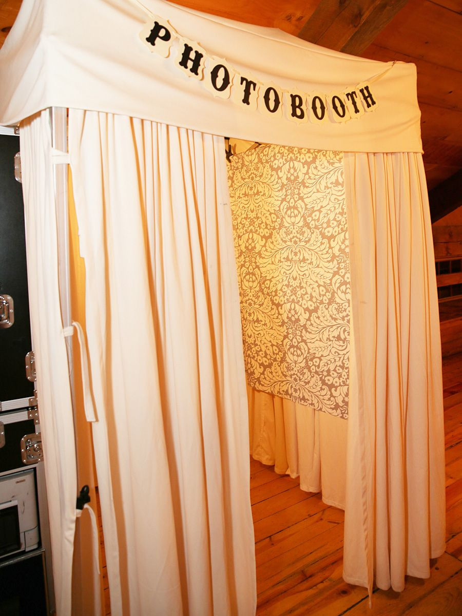 DIY Photo Booth Backdrop Wedding
 15 Booth Ideas for a Fun Wedding Reception