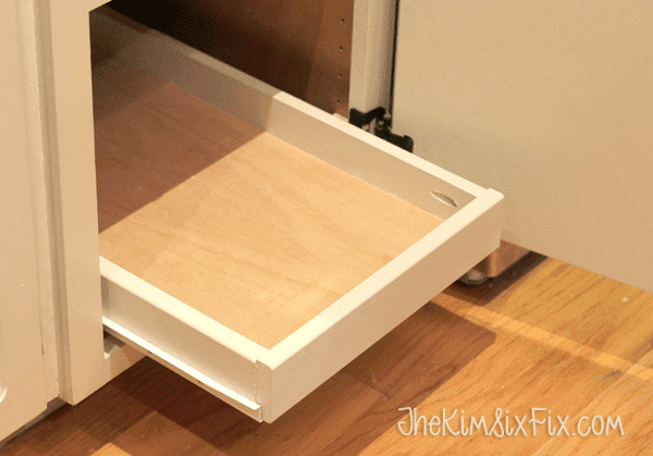 DIY Pull Out Cabinet Organizer
 DIY pull out shelf in cabinet
