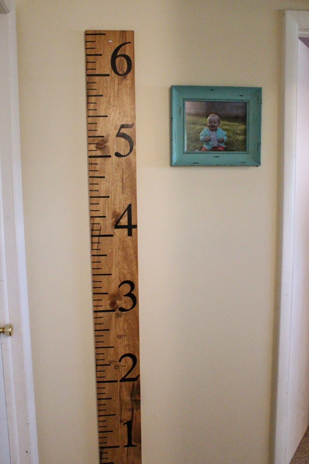 DIY Wood Growth Chart
 Mommy Vignettes Wood Growth Chart Tutorial