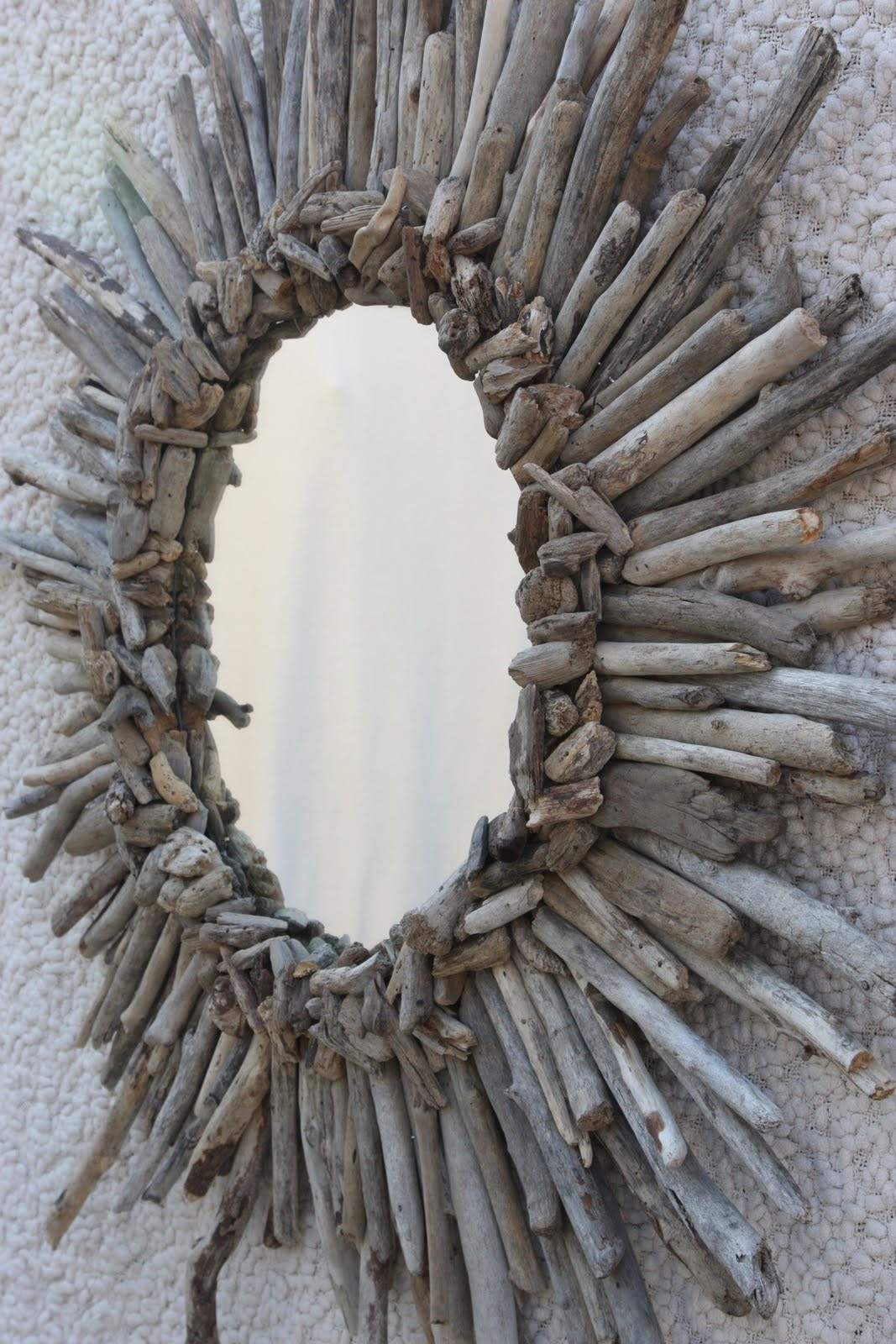 Driftwood Mirror DIY
 alamode DIY Driftwood Sunburst Mirror from Blessed AWESOME