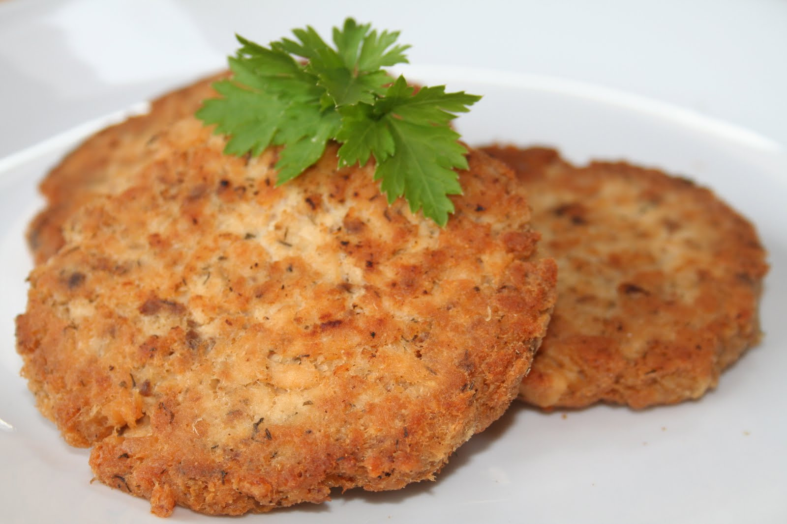 Easy Salmon Patties
 Bud Paleo Made Easy Salmon Patties with a different