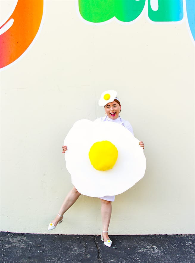 Egg Costume DIY
 Last Minute DIY Fried Egg Costume ⋆ Brite and Bubbly