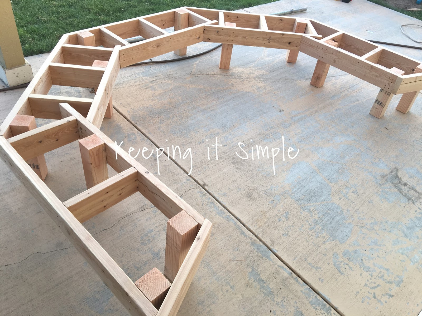 Fire Pit Bench
 DIY Fire Pit Bench with Step by Step Insructions • Keeping