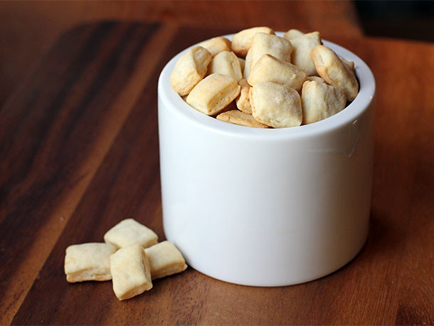 Gluten Free Oyster Crackers
 Serious Entertaining A New England Seafood Dinner