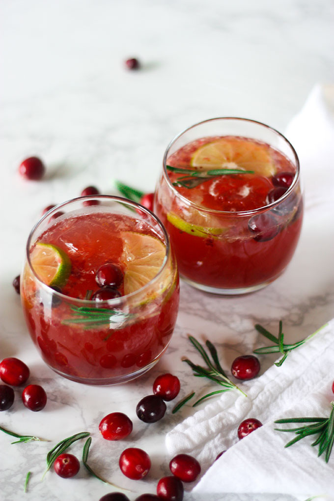 Holiday Drinks With Bourbon
 Cranberry Rosemary Bourbon Cocktails