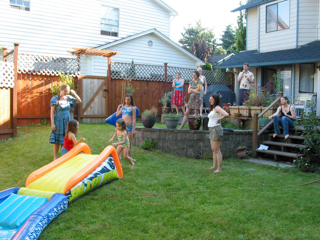 Kid Backyard Party Ideas
 Throwing a Backyard Birthday Party For Your Child