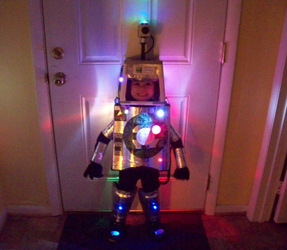 Led Costume DIY
 6 Ways to Light Up Your Halloween Costume