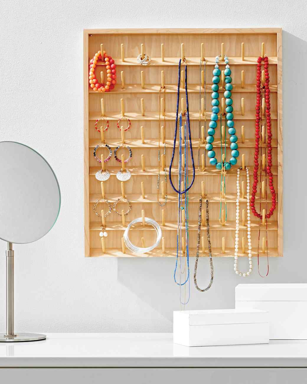 Necklace Organizer DIY
 DIY Jewelry Organizers 13 Ways to Untangle Your Necklaces