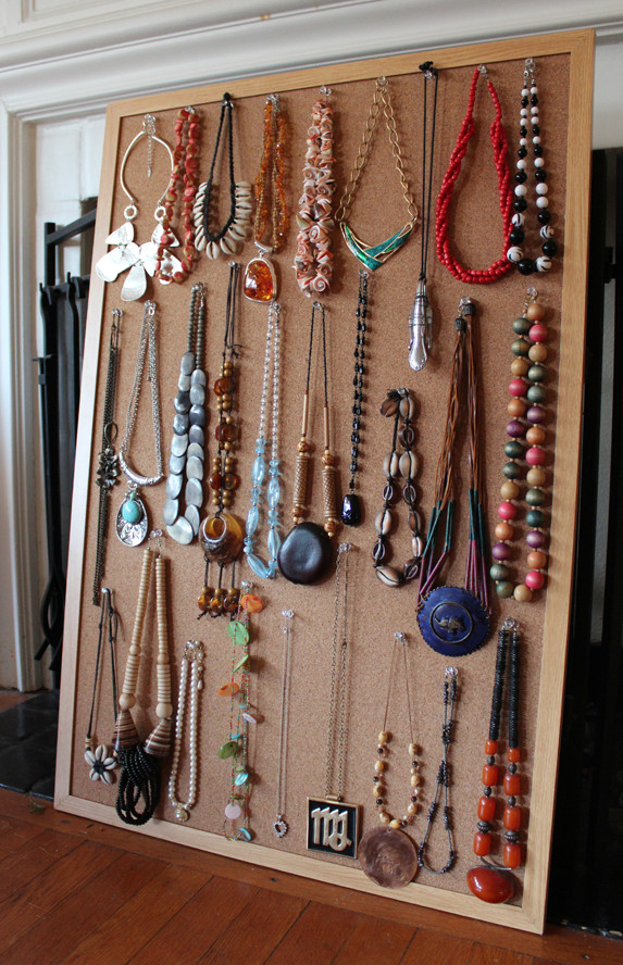 Necklace Organizer DIY
 DIY Jewelry Organizer