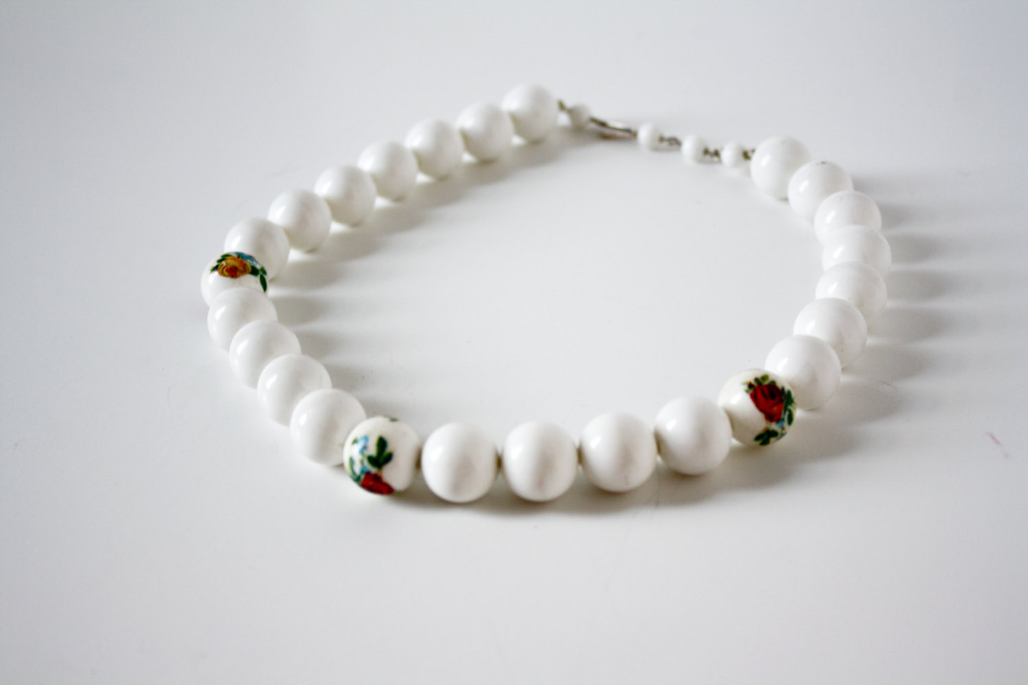 Plastic Bead Necklaces
 Vintage White Plastic Bead Necklace Flowers by