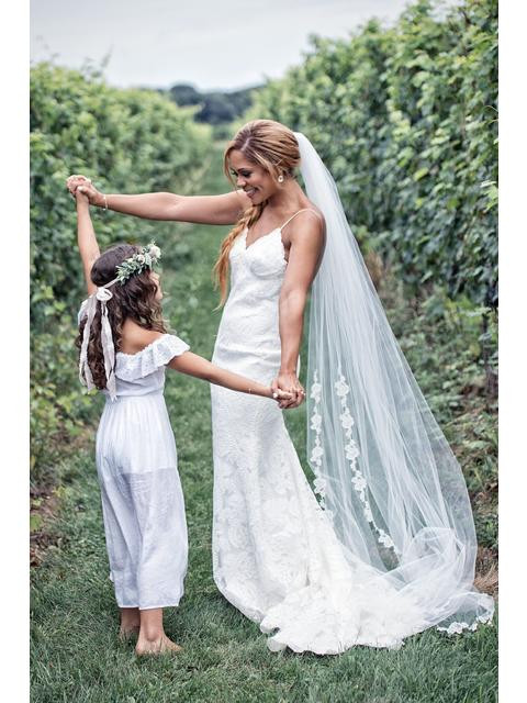 Pre-owned Wedding Veils
 New Sara Gabriel Veil $350