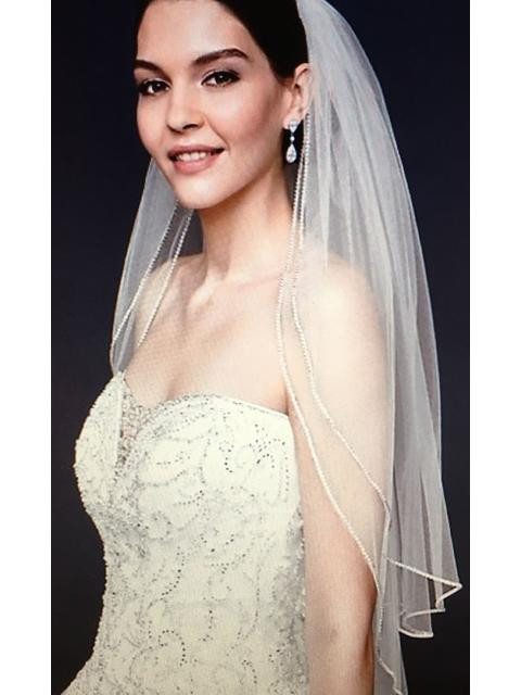 Pre-owned Wedding Veils
 New David s Bridal Veil $55