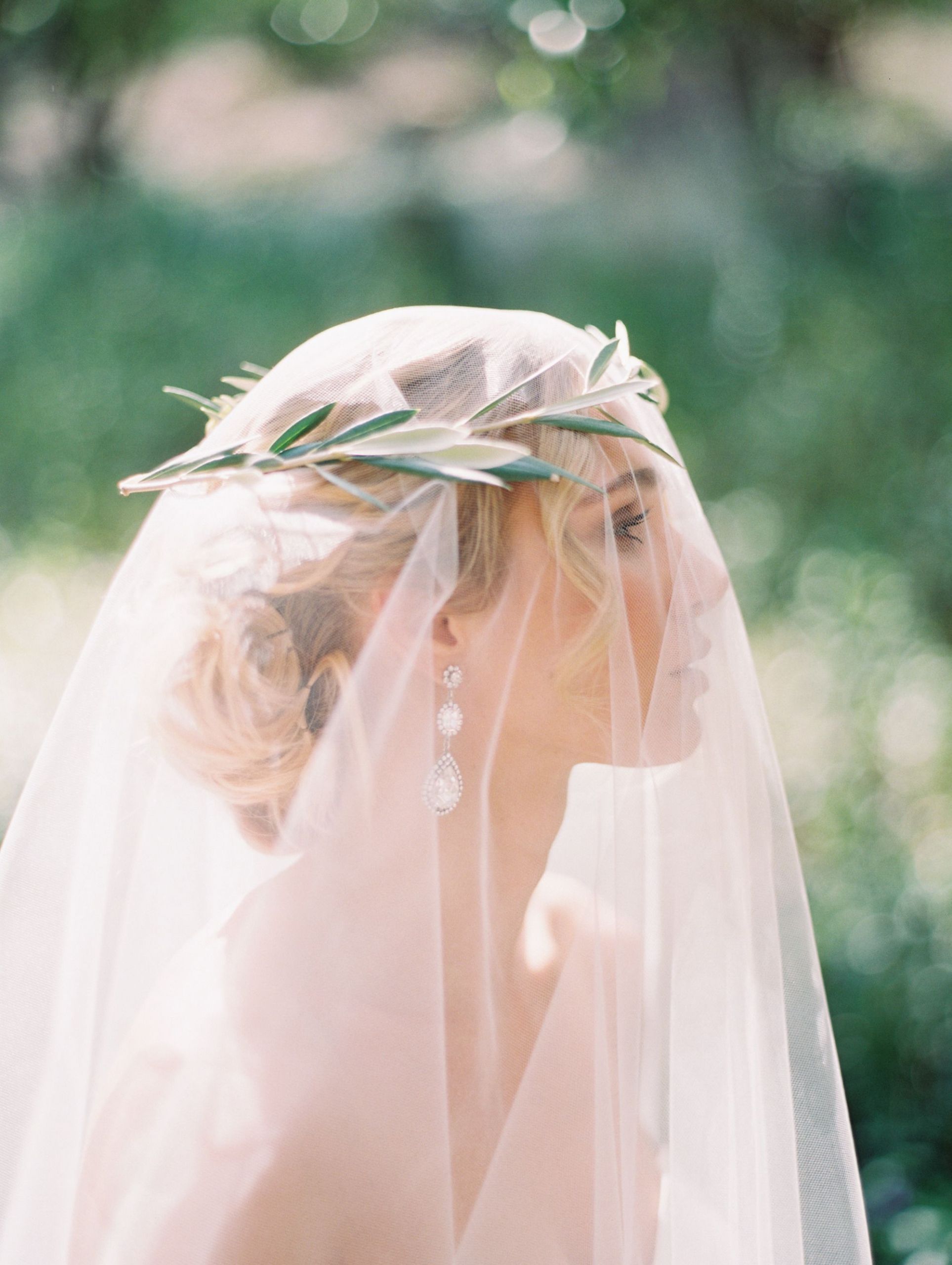 Pre-owned Wedding Veils
 Romantic Minimalism Wedding Inspiration