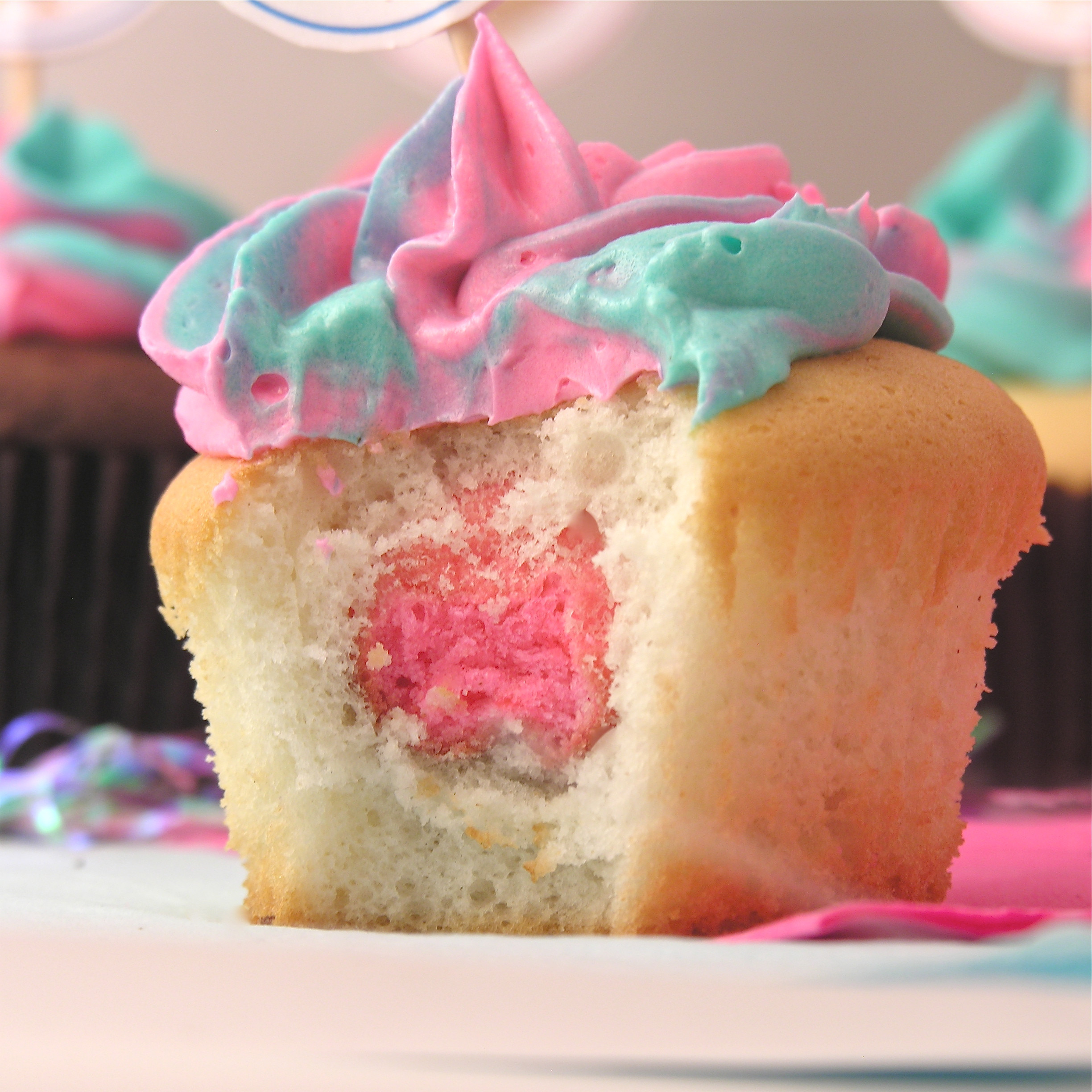 Surprise Gender Reveal Party Ideas
 Gender Reveal Surprise Cupcakes