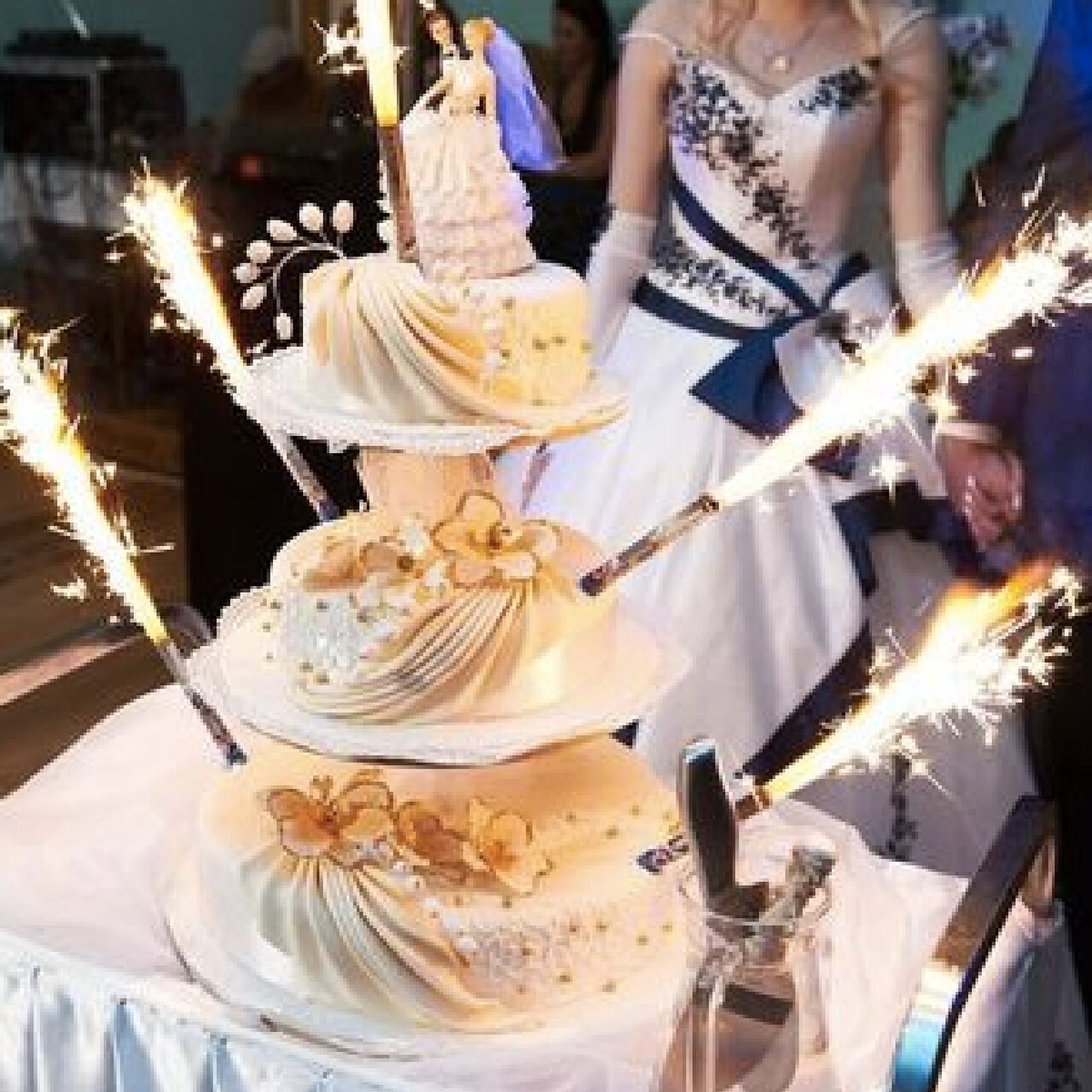 Wedding Cake Sparklers
 Premium Cake Sparklers 6 inch