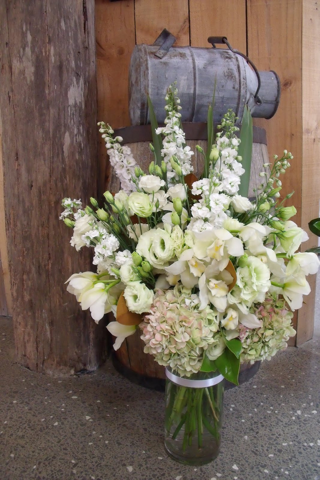 Wedding Flowers Themes
 vidabela Rustic Themed Wedding Flowers