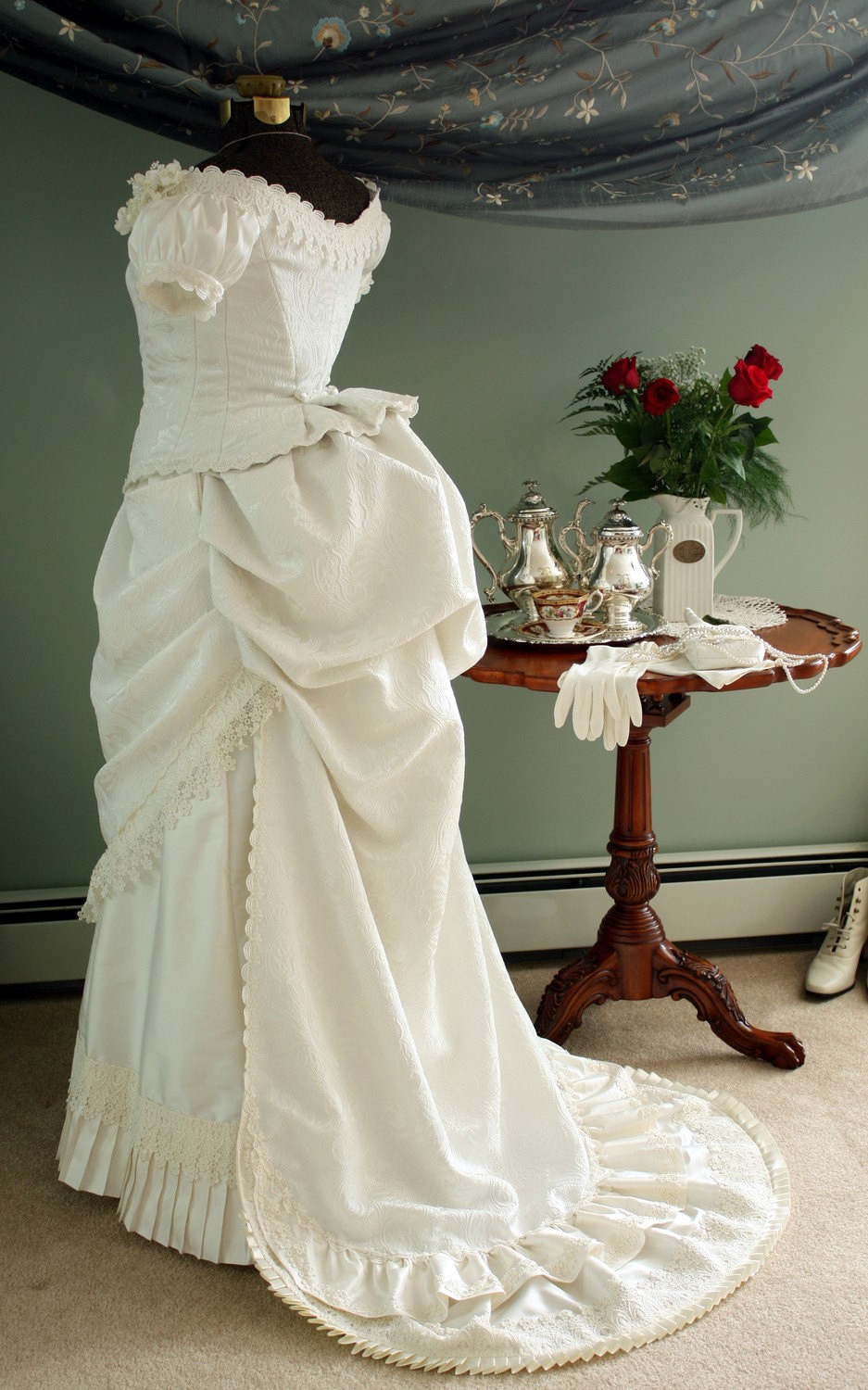 Wedding Gown Bustle
 Ivory Victorian Wedding Bustle Dress Gown