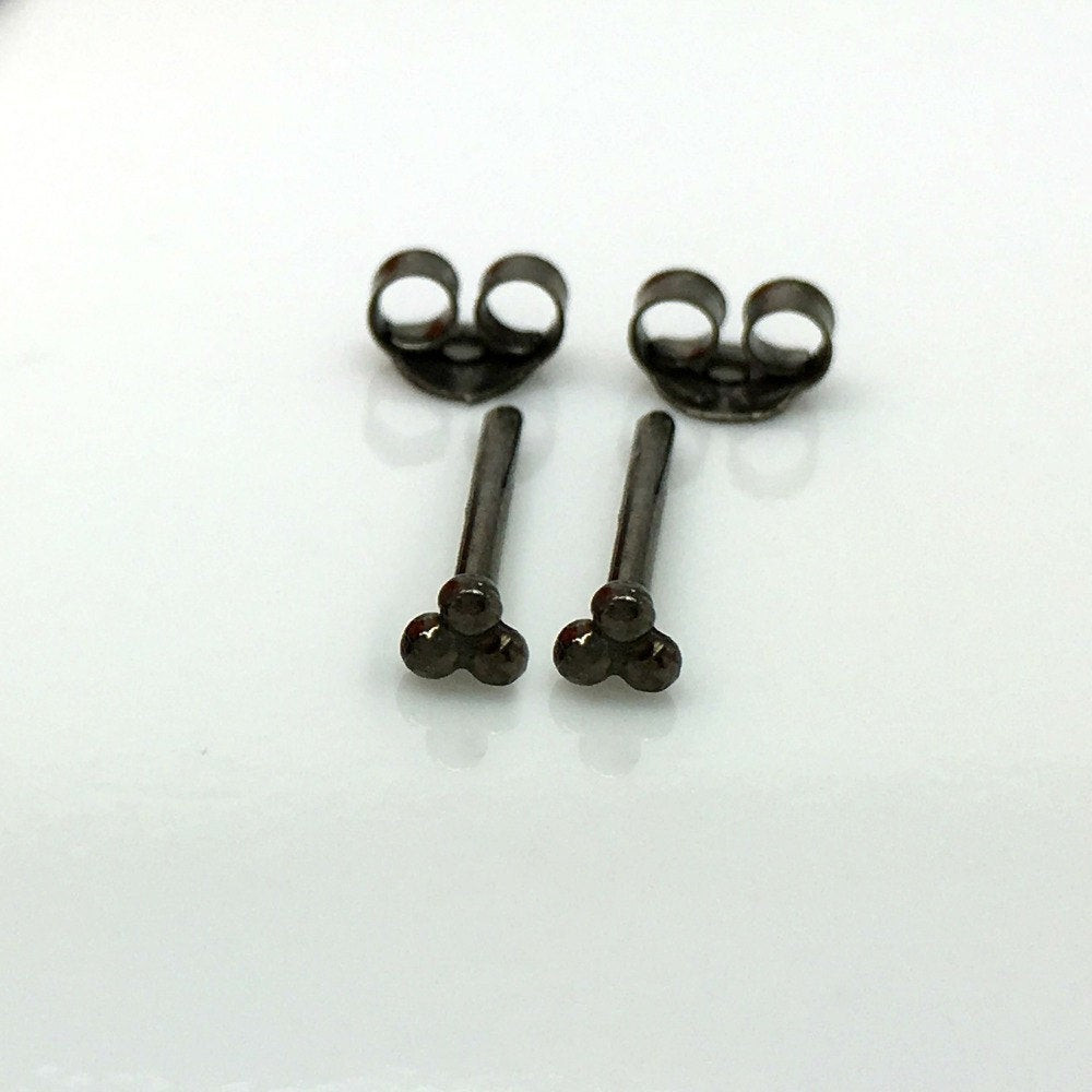 18 Gauge Earrings
 18 gauge stud earring black trinity gauge cartilage earring