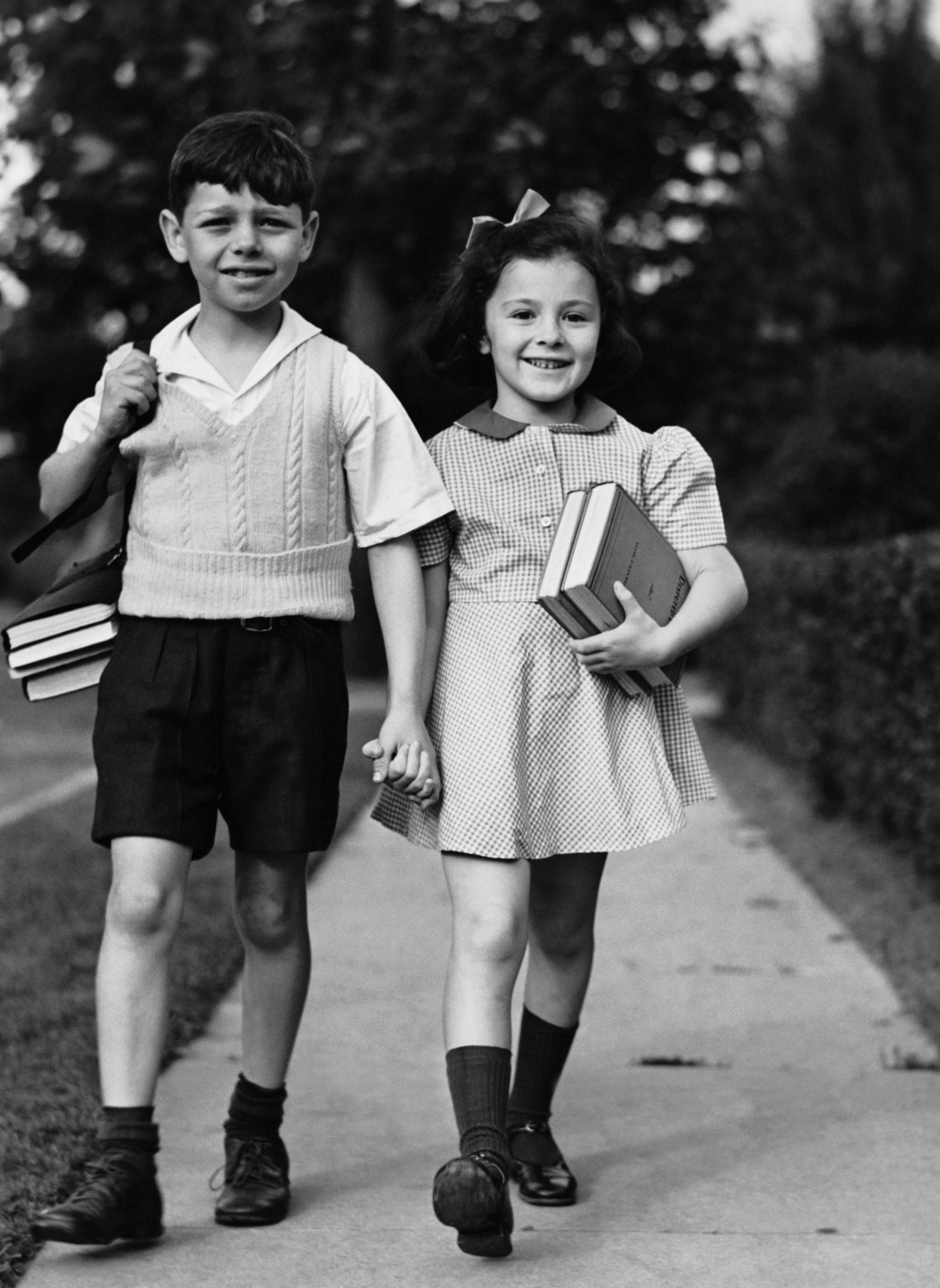 1940S Kids Fashion
 After school Walking home 1940s