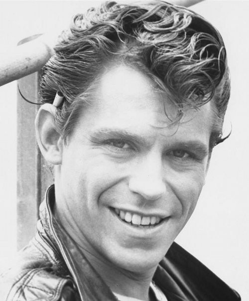1950S Mens Hairstyles Ducktail
 Get 1950’s Mens Ducktail Hairstyle for Charming Look