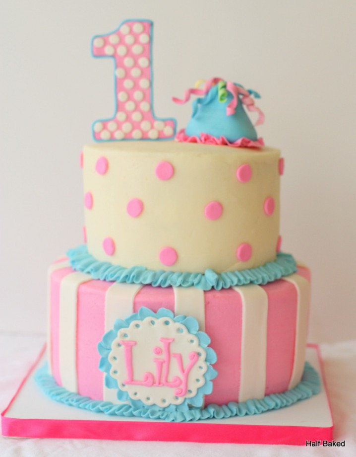 1st Birthday Cake Ideas For Girl
 Fabulous 1st Birthday Cake For Baby Girls