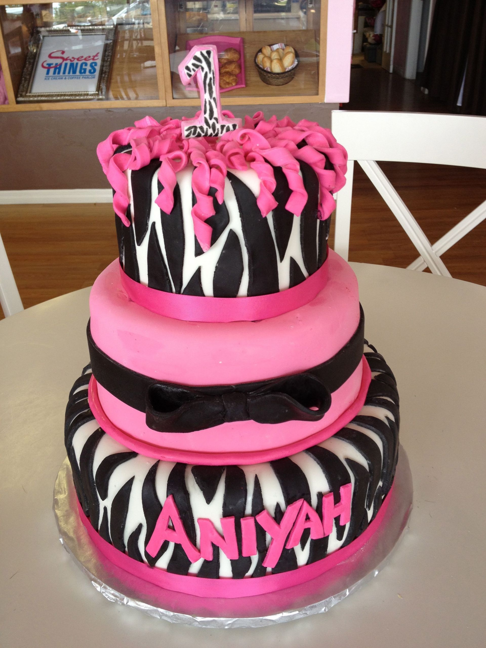 1st Birthday Cake Ideas For Girl
 I must have this for Chloe for her first birthday party