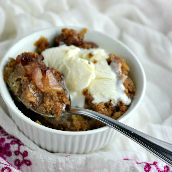 3-Ingredient Slow Cooker Apple Spice Cake
 3 Ingre nt Apple Spice Cake Slow Cooker Recipe