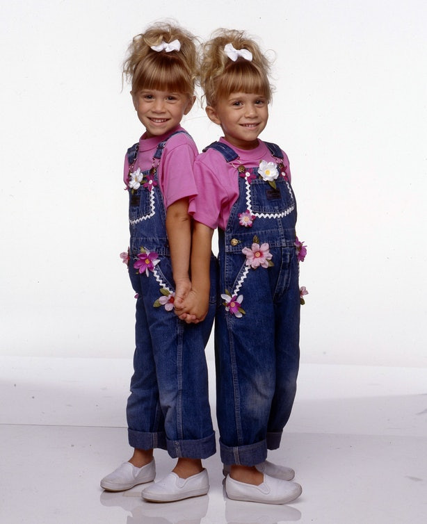 90S Fashion Kids
 23 Mary Kate & Ashley Olsen Outfits You Loved In The 90s