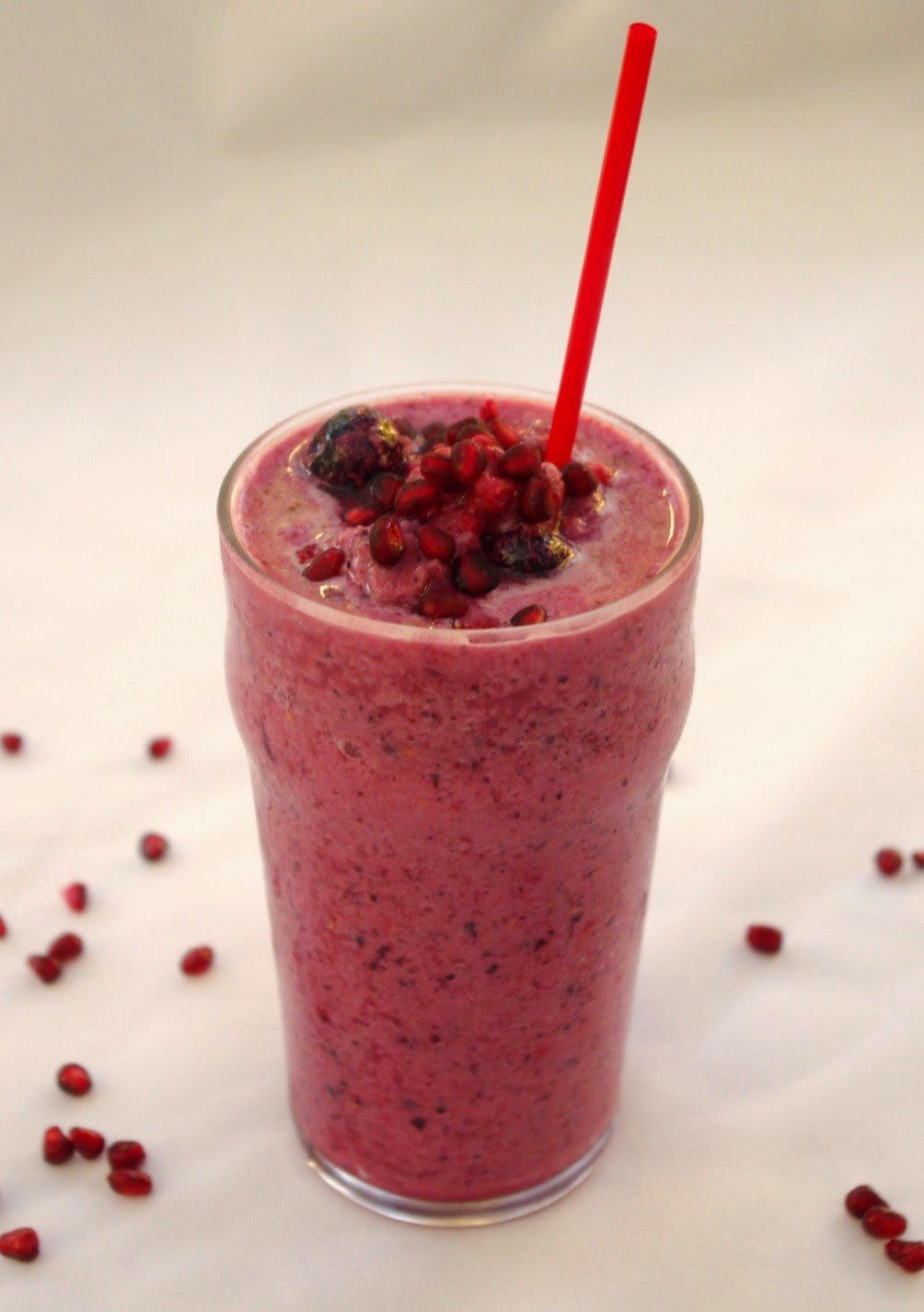 Acai Berry Smoothies
 the nOATbook Recipe Berry Pomegranate and Acai Smoothie