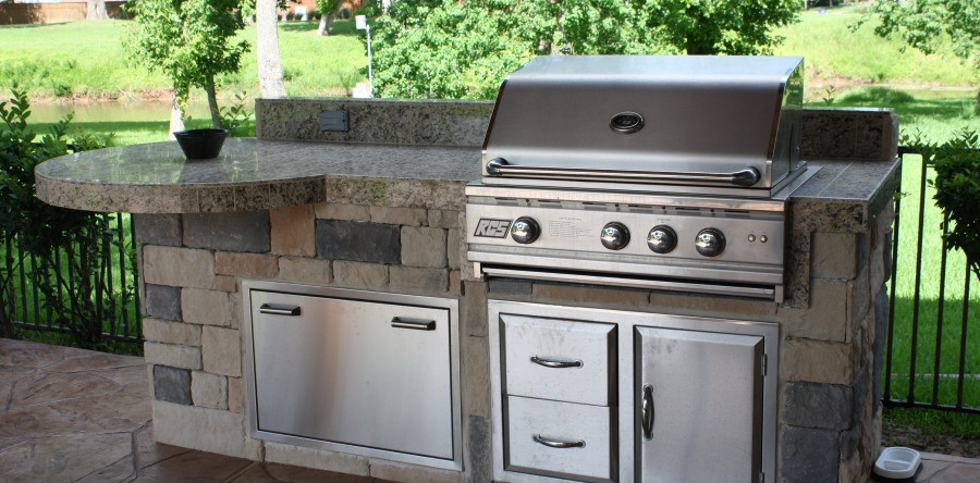 Affordable Outdoor Kitchens
 How to Make Your Outdoor Kitchen Affordable
