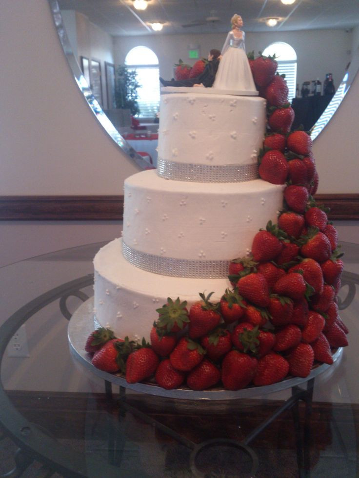 Affordable Wedding Cakes
 1000 images about Awesome Wedding Cakes Cheap on