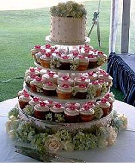 Affordable Wedding Cakes
 economic wedding centerpieces