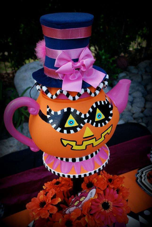 Alice In Wonderland Halloween Party Ideas
 Halloween in Wonderland CatchMyParty
