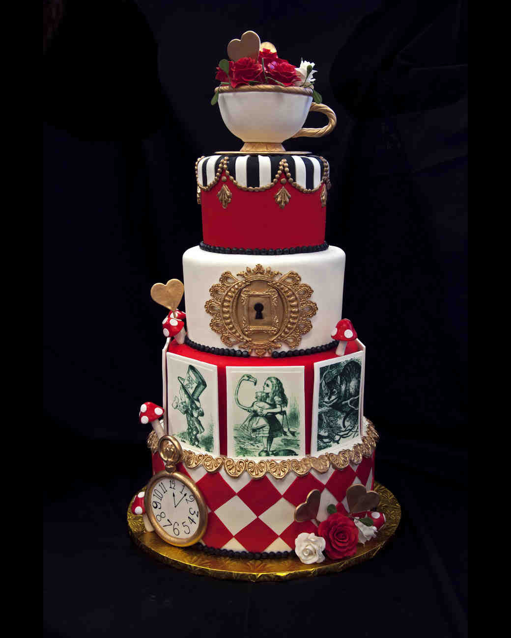 Alice In Wonderland Wedding Cakes
 7 Delicious Vegan Wedding Cakes