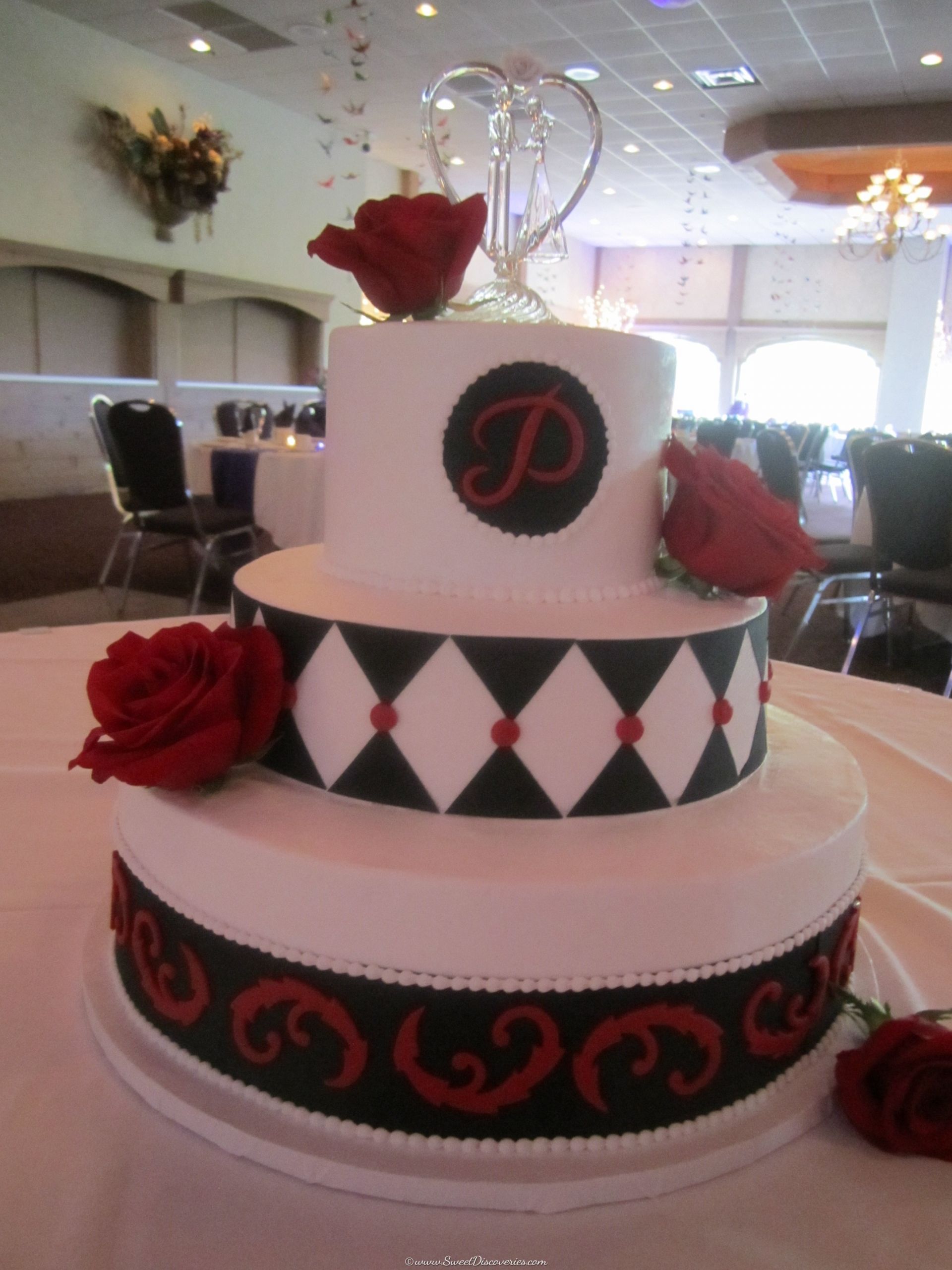 Alice In Wonderland Wedding Cakes
 Alice in Wonderland Inspired Wedding Cake