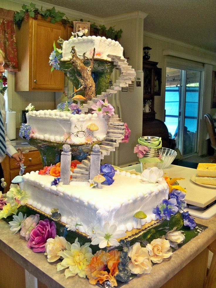 Alice In Wonderland Wedding Cakes
 Alice in Wonderland wedding cake food