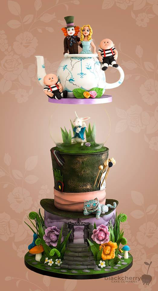 Alice In Wonderland Wedding Cakes
 Terrific Alice In Wonderland Wedding Cake Between the Pages