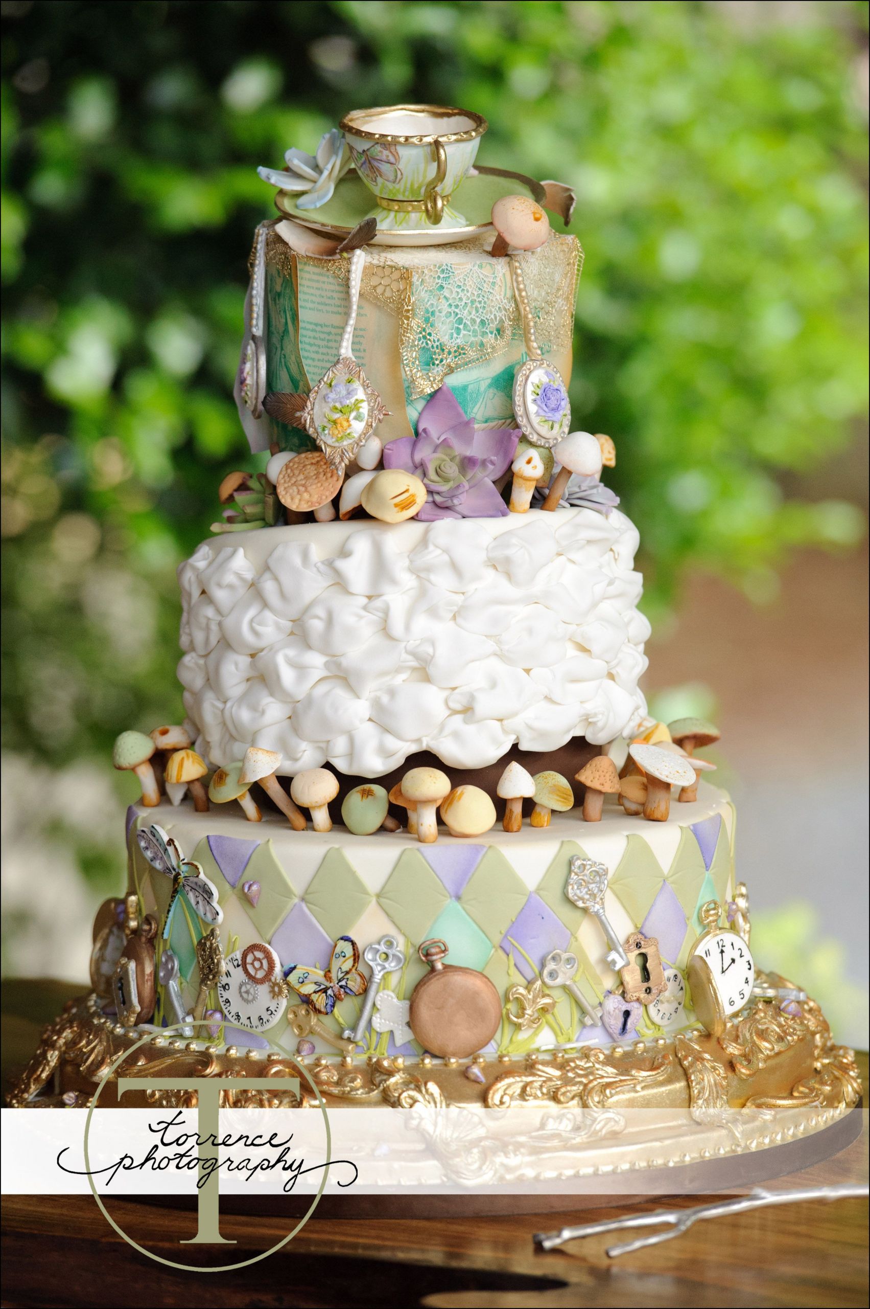 Alice In Wonderland Wedding Cakes
 Alice in Wonderland wedding cake