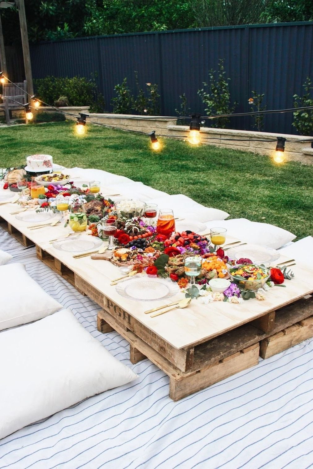 All White Backyard Party Ideas
 The Lazy Girl’s Guide To Throwing A Great Party