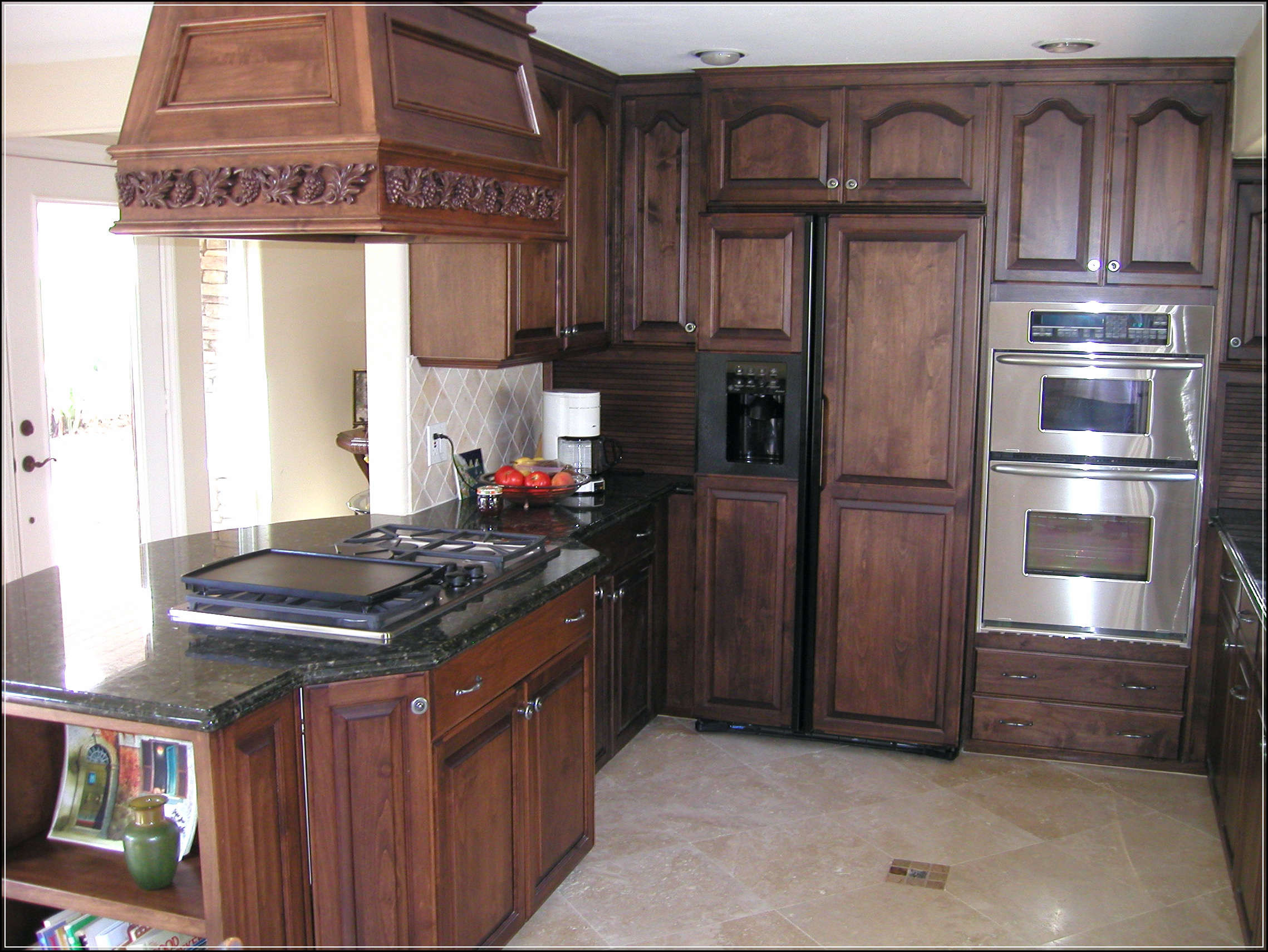 Are Oak Kitchen Cabinets Outdated
 Oak Kitchen Cabinets At Lowes 2019 Are Outdated And